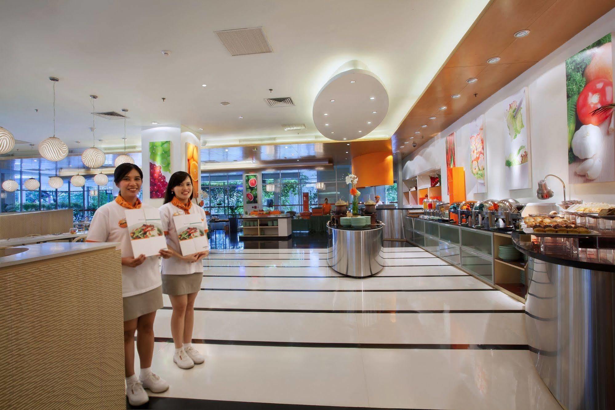 Harris Hotel And Conventions Kelapa Gading Jakarta Jacarta Exterior foto